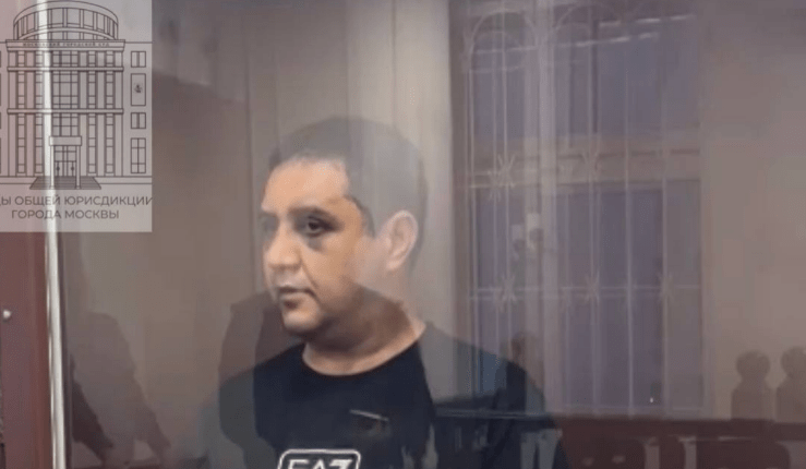 Арег Щепихин в зале суда. Скриншот фото из Telegram-канала "Суды Москвы общей юрисдикции" от 06.06.25, https://t.me/moscowcourts/6823