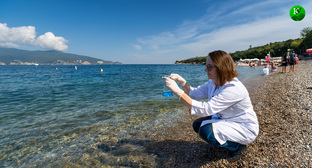 Анализ воды. Иллюстрация создана «Кавказским узлом» с помощью ИИ в программе Photoshop