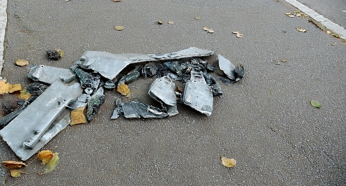 Обломки БПЛА. Иллюстрация создана "Кавказским узлом" с помощью ИИ в программе Copilot