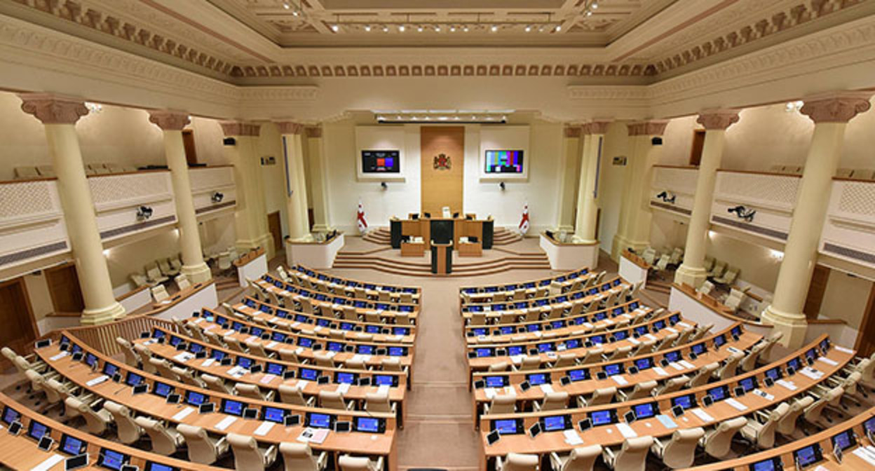 Парламент Грузии. Фото: https://www.interpressnews.ge/ka/article/234526-masalebis-gamoqenebis-pirobebi 