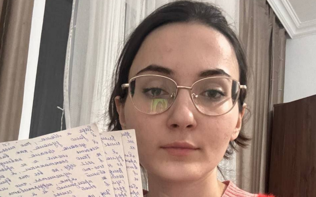 Лаура Авторханова. Скриншот фото из Telegram-канала "Марем" от 13.07.25, https://t.me/marem_group/1196.