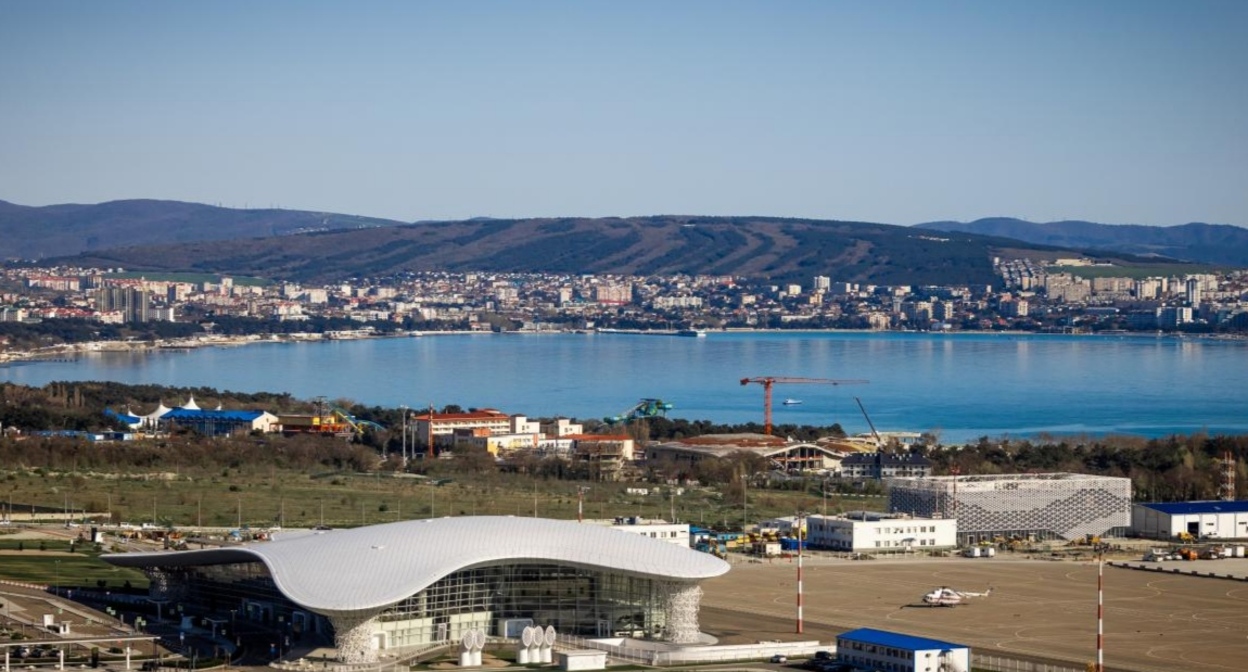 Аэропорт Геленджика. Фото: пресс-служба аэропорта https://gelaero.ru/news/aeroport-gelendzhik-ofitsialno-vozobnovil-rabotu-s-10-iyulya/