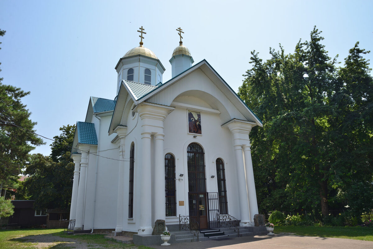 Михайло-Архангельский храм в Майкопе. Фото: https://adygeya-orthodoxia.ru/eparxiya/xramyi/pervoe-majkopskoe-blagochinie/svyato-uspenskij-sobor.html