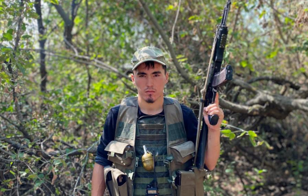 Вахит Башиев. Скриншот фото из Telegram-канала администрации Володарского района от 15.08.25, https://t.me/regionvol/10592.