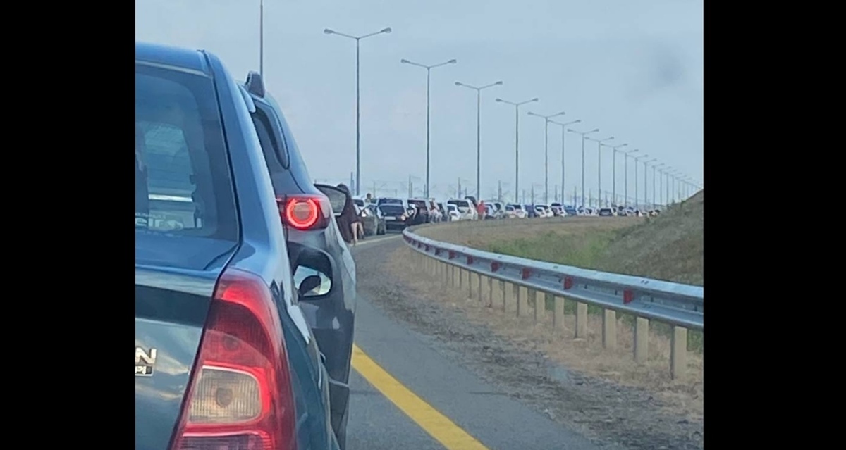 Очередь перед Крымским мостом на Кубани. 20 июля 2025 года. Фото: Крис https://t.me/KrymskiiMost/576744 Очередь перед Крымским мостом на Кубани. 20 июля 2025 года. Фото: Крис https://t.me/KrymskiiMost/576744