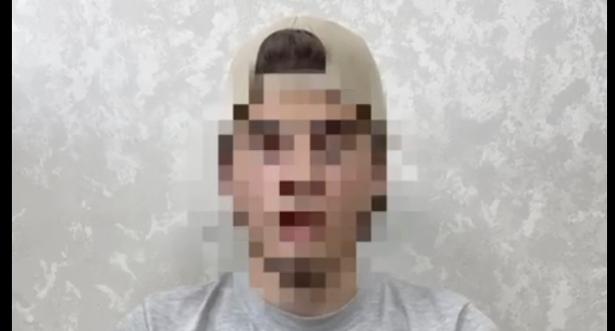 Молодой человек, обвиненный в пропаганде терроризма. Кадр видео в официальном канале администрации Хасавюрта / Telegram