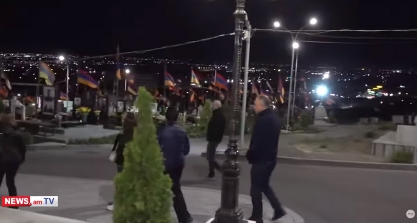 Родители погибших военнослужащих в "Ераблуре". Кадр видео News.am https://news.am/rus/news/905581.html Родители погибших военнослужащих в "Ераблуре". Кадр видео News.am https://news.am/rus/news/905581.html