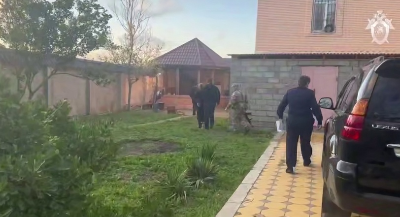 Силовики около рехаба в Махачкале. Кадр видео СКР https://t.me/sledcom_press/24238