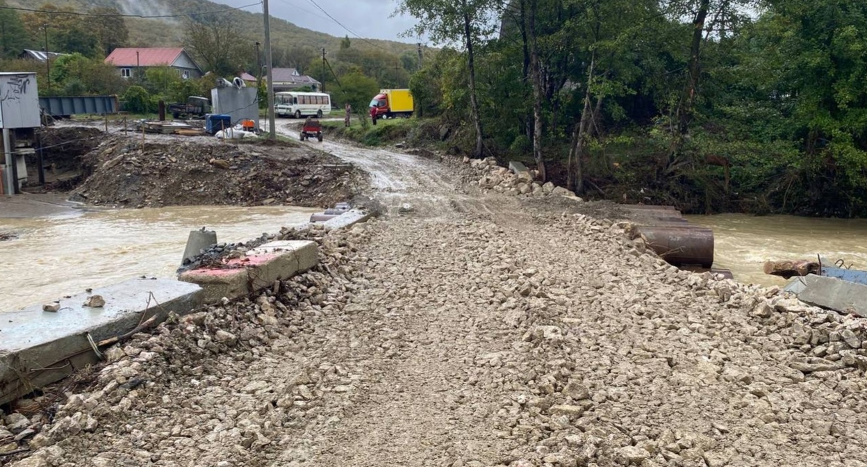 Восстановленная переправа в селе Молдавановка. Фото из телеграм-канала Вениамина Кондратьева https://t.me/kondratyevvi/9615