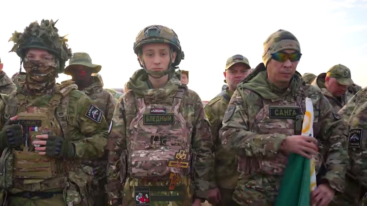 Бойцы новой группы, отправленной из Грозного 24 октября. Кадр видео Рамзан Кадыров / Telegram