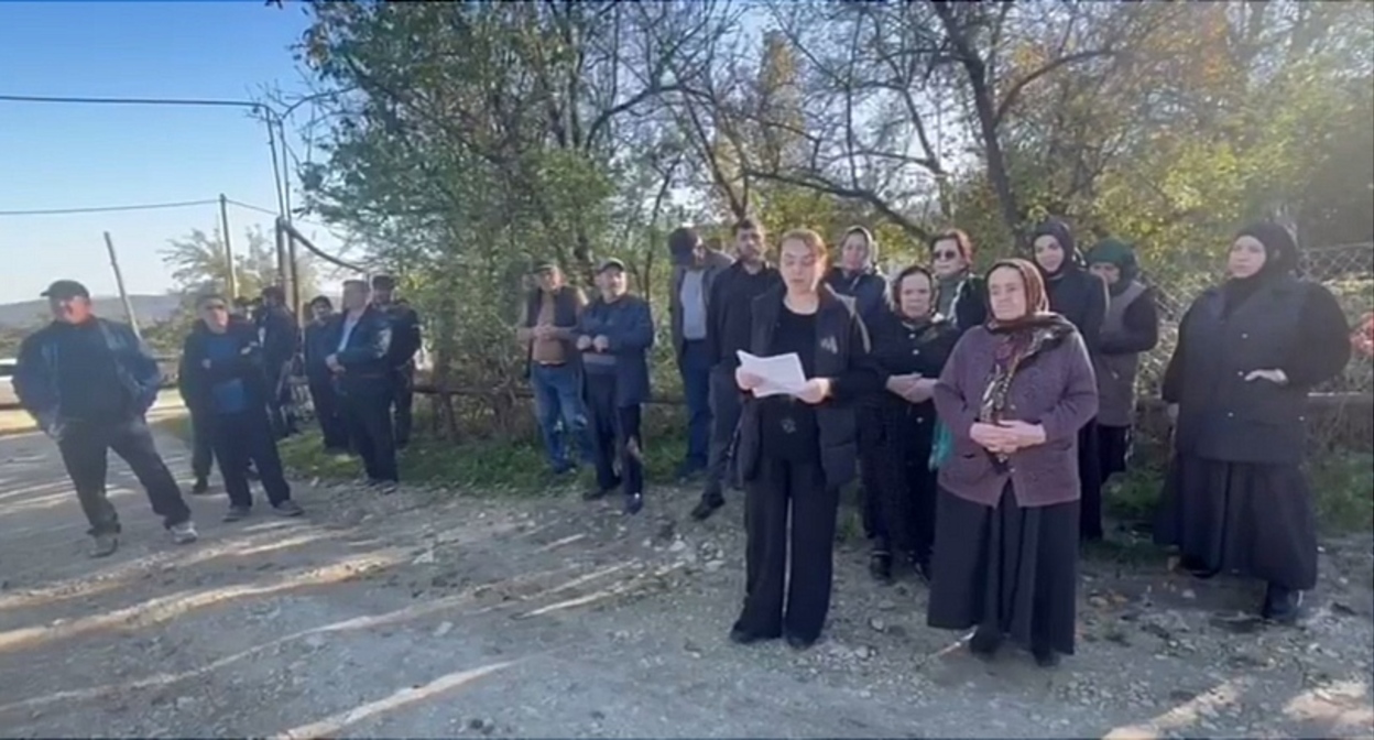 Кадр видеообращения жителей села Чумли к Путину https://t.me/chernovik_new/5449