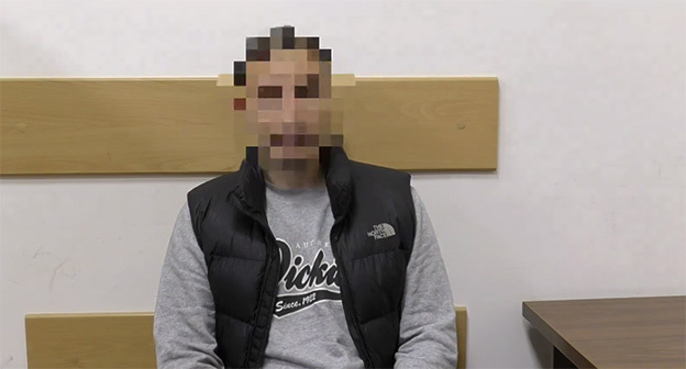 Гражданин Украины, задержанный в Краснодаре. 21 ноября 2025 г. Скриншот видео https://t.me/izvestia/226695