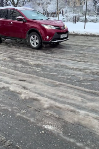 В Краснодаре на улицах нет снегоуборочной техники. Красный темник (Александр Сафронов)/Telegram-канал