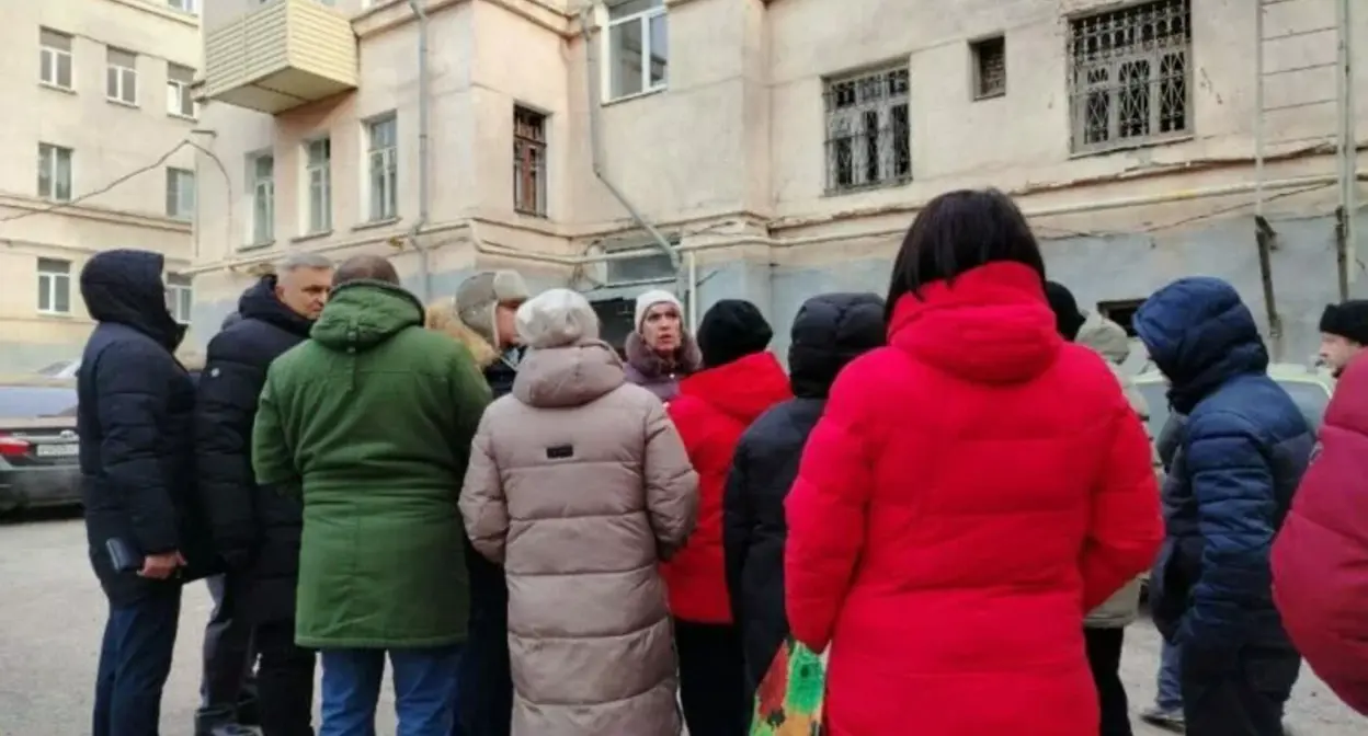 Жители Таганрога после атаки дронов. 13 января 2026 г. Фото: KambulovaSvetlana / Telegram