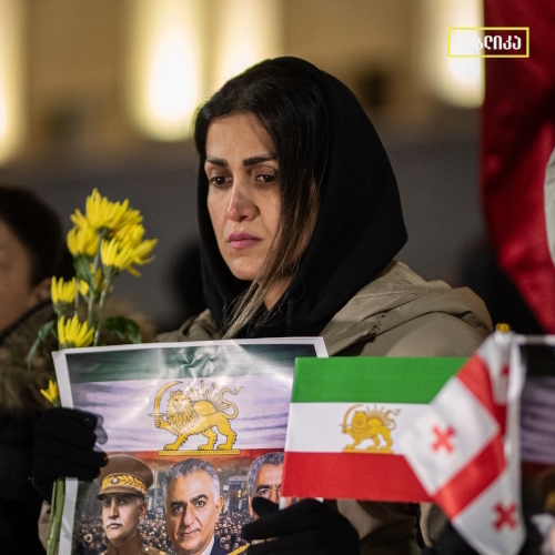 Кадр к протестующим у парламента Грузии в 420-й день подряд присоединились граждане Ирана. 21.01.2025 Фото: Publika /https://www.facebook.com/photo?fbid=1659761348756742&set=pcb.1659761538756723 Кадр к протестующим у парламента Грузии в 420-й день подряд присоединились граждане Ирана. 21.01.2025 Фото: Publika /https://www.facebook.com/photo?fbid=1659761348756742&set=pcb.1659761538756723