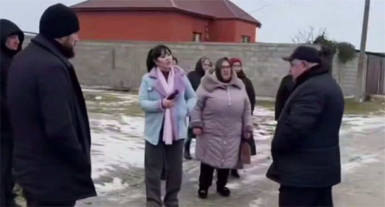 Обращение граждан, собравшихся в селе Новолакское. 26 января 2026 г. Скриншот видео https://t.me/newsnnt/11717