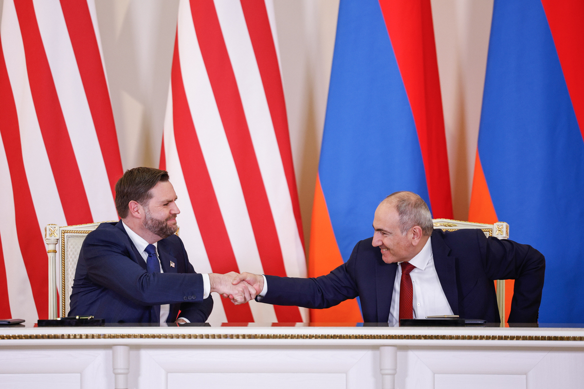 Джей Ди Вэнс и Никол Пашинян. Источник: primeminister.am/
