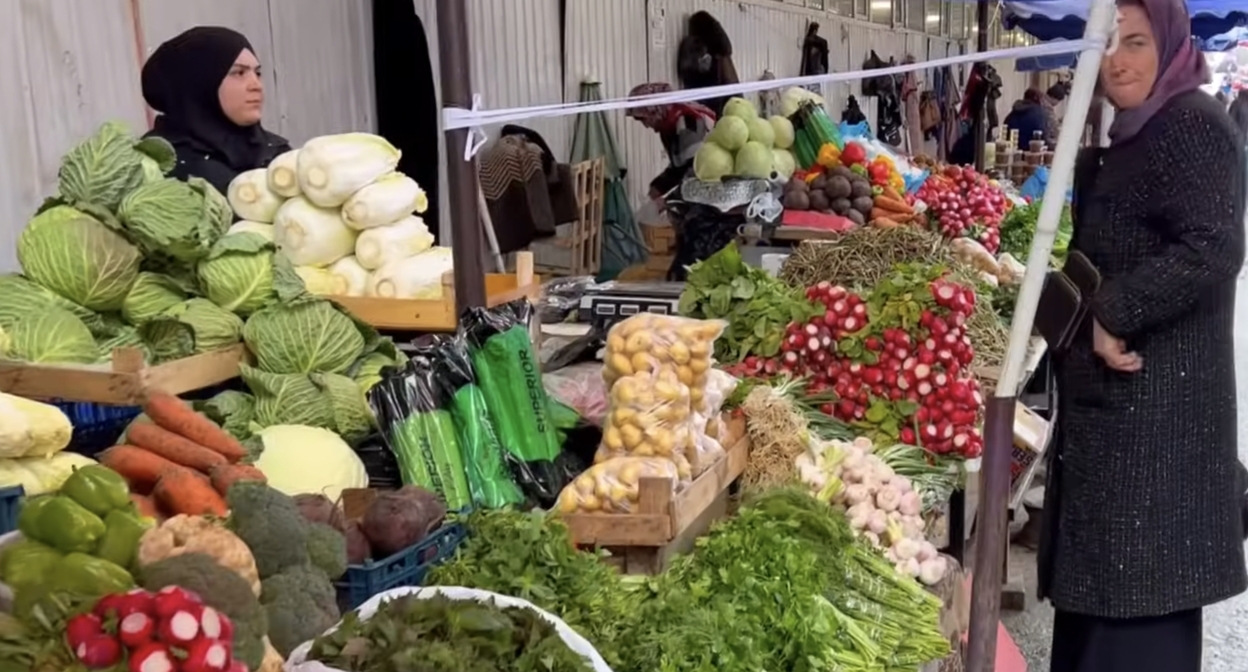 Рынок "Беркат" в Грозном. Кадр видео Алёнка Краснодар / YouTube