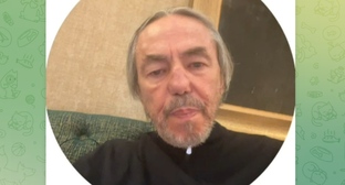 Стоп-кадр видеоселфи Умара Джабраилова https://t.me/rian_ru/334211