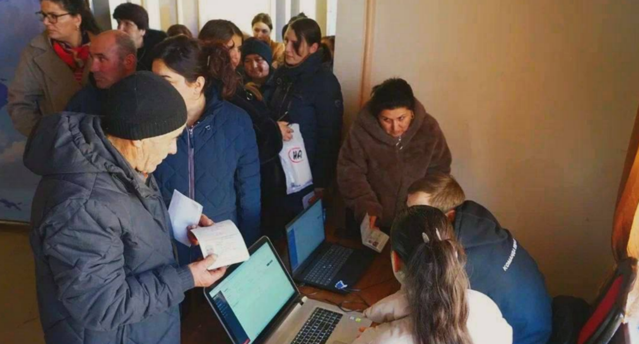 Карабахские беженцы. Фото из Telegram-канала Мики Бадаляна от 20.12.25, https://t.me/mikayelbad/45241.