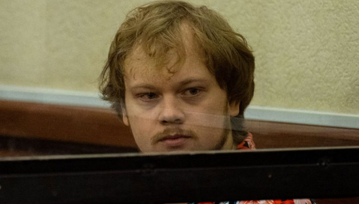 Артем Грибуль в суде. Скриншот фото https://t.me/rusnews/81296 Артем Грибуль в суде. Скриншот фото https://t.me/rusnews/81296