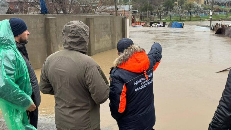 Наводнение в Махачкале. Скриншот видео https://ria.ru/20260328/dagestan-2083516610.html