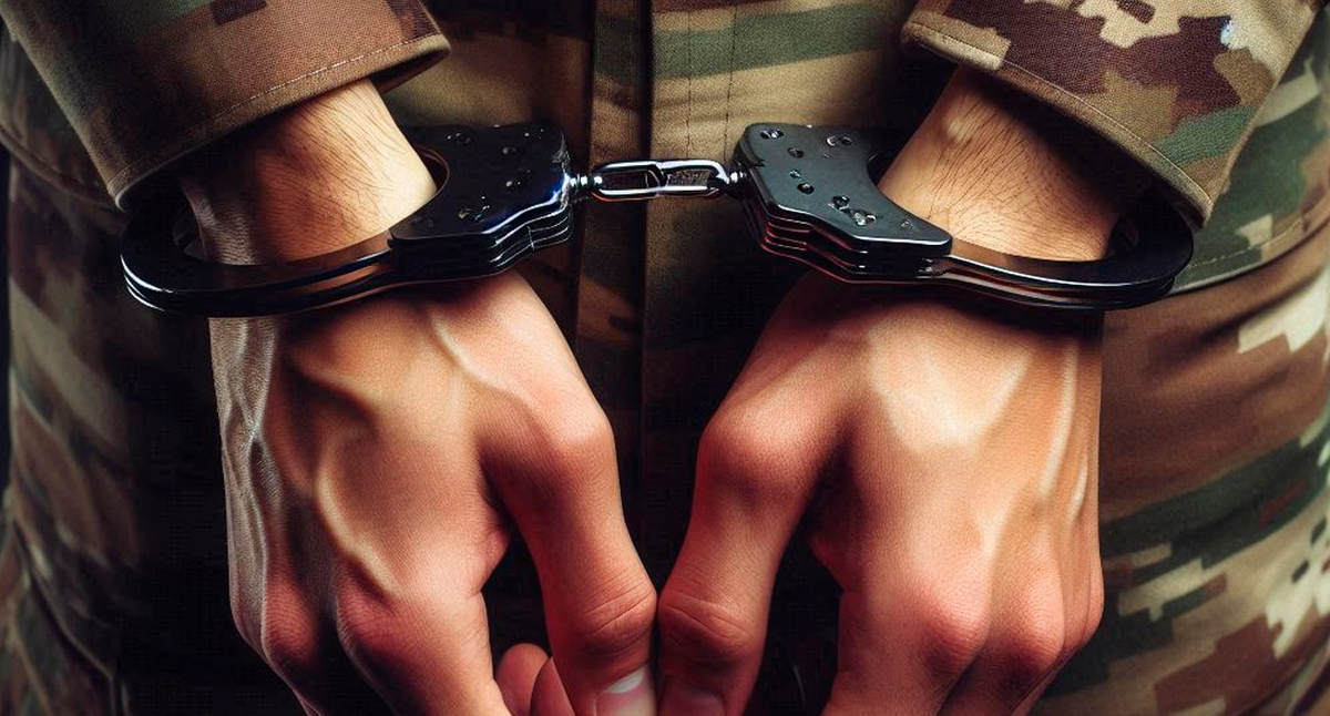 Руки военного в наручниках. Иллюстрация создана «Кавказским узлом» с помощью ИИ в программе Copilot Руки военного в наручниках. Иллюстрация создана «Кавказским узлом» с помощью ИИ в программе Copilot