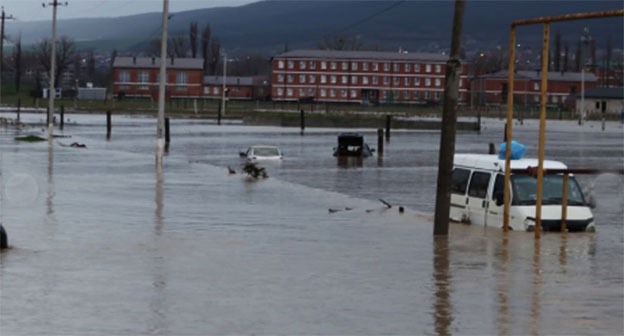 Последствия наводнения в Чечне. Фото: https://www.instagram.com/p/DWjMcxoCICb/?img_index=2 Instagram принадлежит компании Meta деятельность которой запрещена в России Последствия наводнения в Чечне. Фото: https://www.instagram.com/p/DWjMcxoCICb/?img_index=2 Instagram принадлежит компании Meta деятельность которой запрещена в России