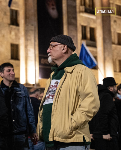 Кадр участники протестов в 518-й день в Тбилиси. Фото: Publika / Facebook