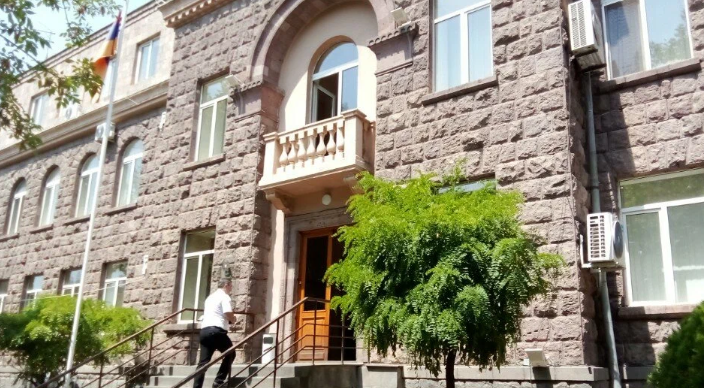 Центризбирком Армении. Скриншот фото https://politik.am/am/kyh-n-patrastvum-e-hertakan-yntrutyunnerin-vahagn-hovakimyan?utm_medium=organic&utm_source=yandexsmartcamera Центризбирком Армении. Скриншот фото https://politik.am/am/kyh-n-patrastvum-e-hertakan-yntrutyunnerin-vahagn-hovakimyan?utm_medium=organic&utm_source=yandexsmartcamera