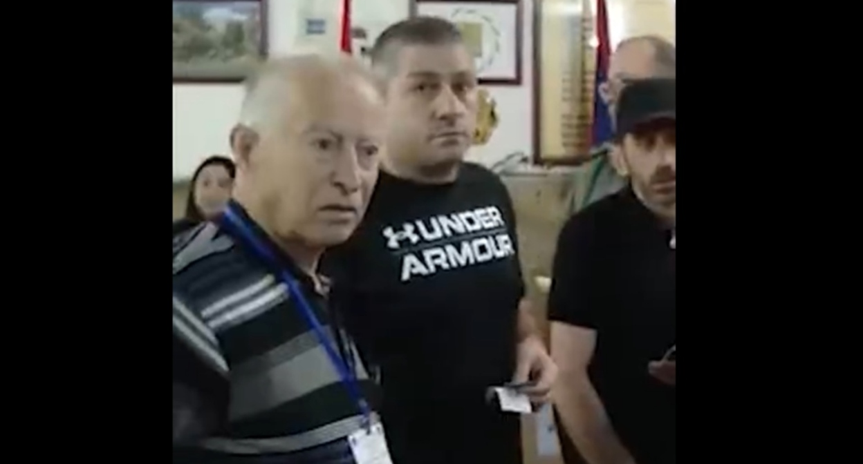 Люди на избирательном участке № 9/51. Кадр видео из телеграм-канала Yerevan.Today https://t.me/rusyerevantoday/