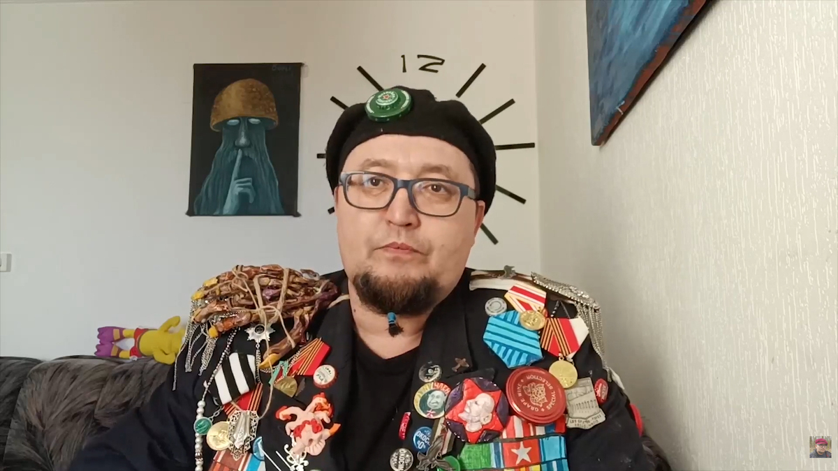 Роберт Кузовков (Семен Скрепецкий). Кадр из видео https://www.youtube.com/watch?v=D880rSRjRvw (деятельность компании Meta (владеет Facebook, Instagram и WhatsApp) запрещена в России) Роберт Кузовков (Семен Скрепецкий). Кадр из видео https://www.youtube.com/watch?v=D880rSRjRvw (деятельность компании Meta (владеет Facebook, Instagram и WhatsApp) запрещена в России)