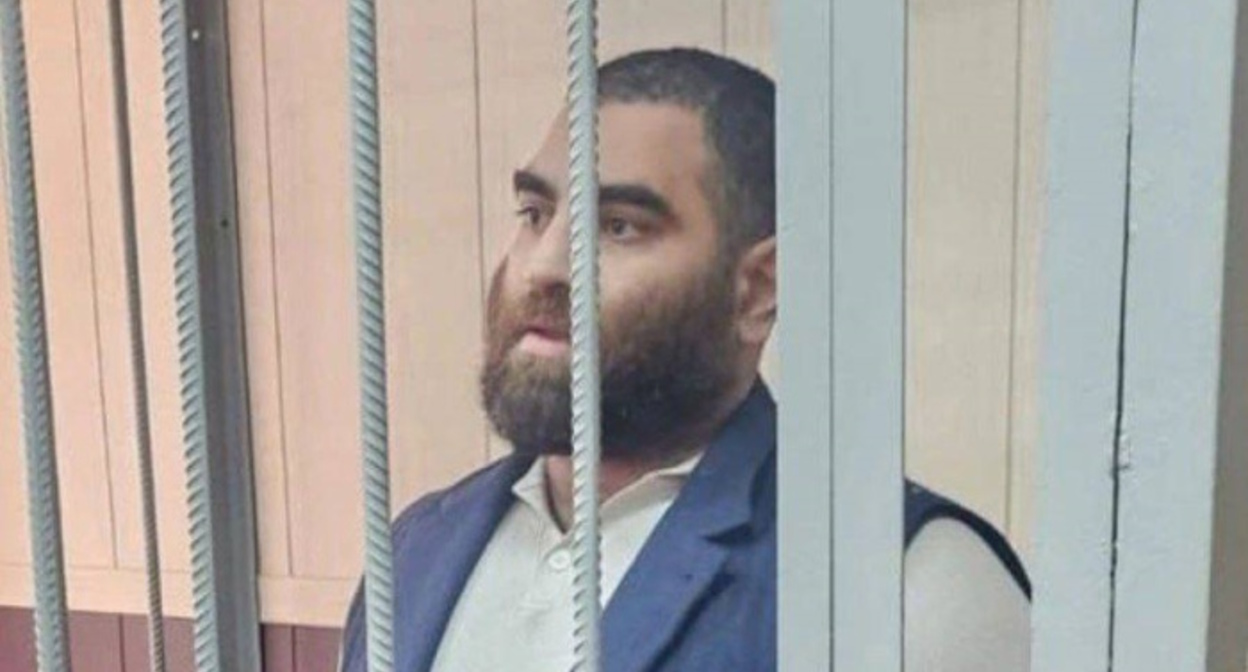 Кадр осужденный блогер Арсен Маркарян оштрафован за разжигание межнациональной ненависти. Фото: ЭХО ДАГЕСТАНА / Telegram-канал Кадр осужденный блогер Арсен Маркарян оштрафован за разжигание межнациональной ненависти. Фото: ЭХО ДАГЕСТАНА / Telegram-канал