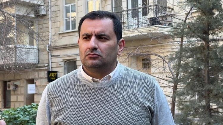 Руфат Сафаров. Фото: https://musavat.com/news/iranin-sirli-generalinin-bakiya-qefil-seferi_1135151.html Руфат Сафаров. Фото: https://musavat.com/news/iranin-sirli-generalinin-bakiya-qefil-seferi_1135151.html