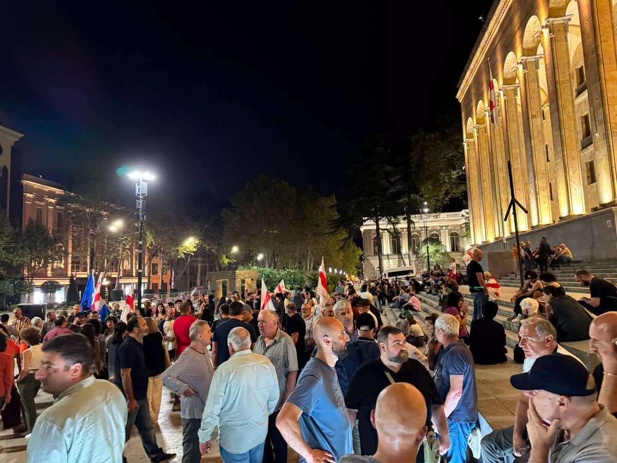 Сторонники евроинтеграции в Тбилиси в 645-й день непрерывных протестов. 3 сентября 2026 г. Фото MO SE/ Facebook - принадлежит компании Meta деятельность которой запрещена в России