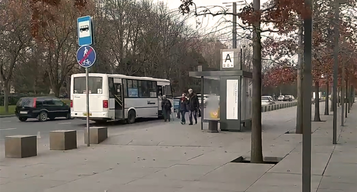 Автобус малой вместимости в Краснодаре. Кадр из видео https://www.youtube.com/watch?v=zOlVQzv769A Автобус малой вместимости в Краснодаре. Кадр из видео https://www.youtube.com/watch?v=zOlVQzv769A