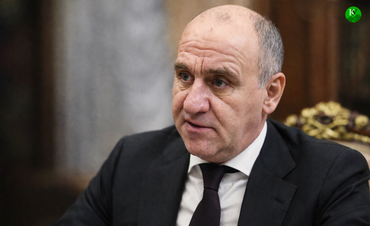 Рашид Темрезов. Фото http://kremlin.ru/events/president/news/73549. Иллюстрация создана «Кавказским узлом» с помощью ИИ в программе Copilot
