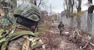 Российские военные в зоне боевых действий. Кадр видео Минобороны https://t.me/mod_russia/58925