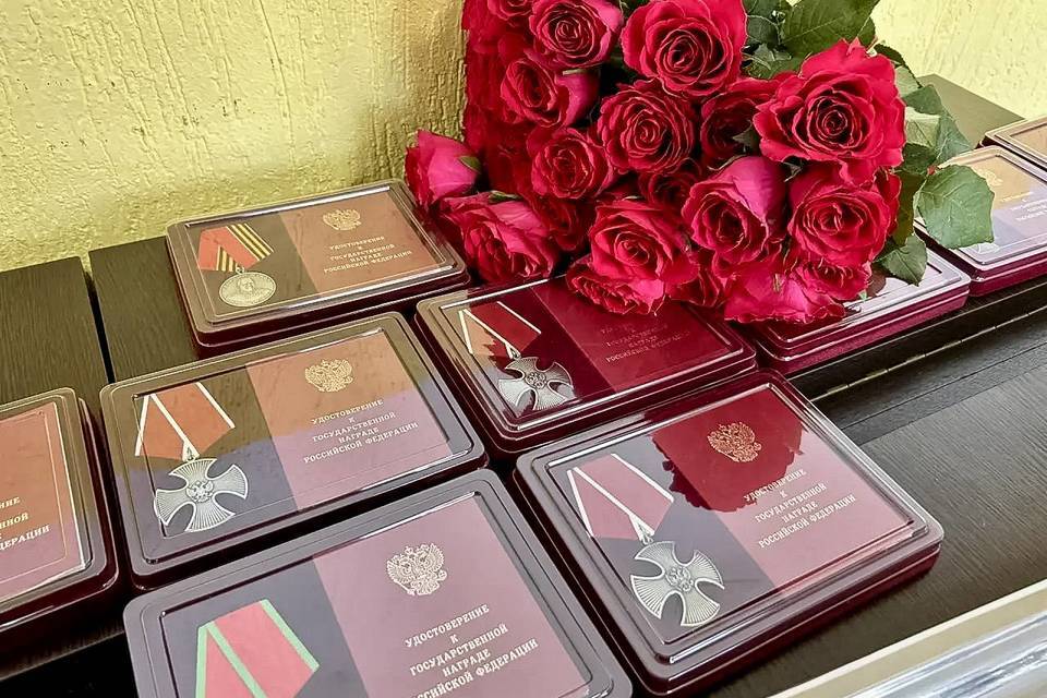 Награды, переданные близким. 24 октября 2026 г. Фото: администрация Калачевского района Награды, переданные близким. 24 октября 2026 г. Фото: администрация Калачевского района