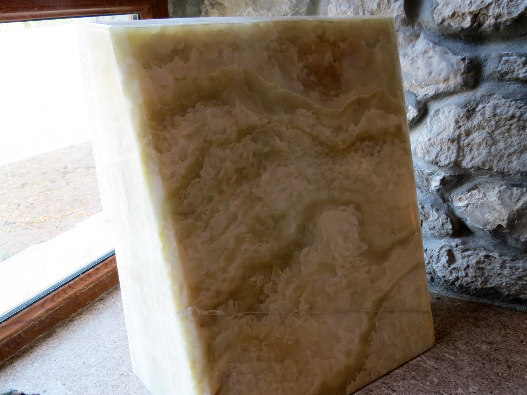 Мраморный Оникс. Находится на территории Карабаха.