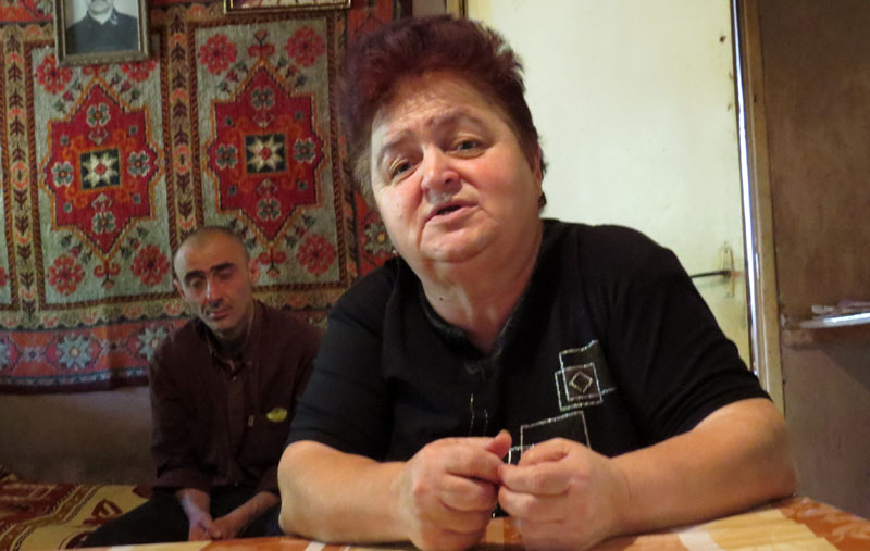 Амалия, невысокого роста женщина, с острым внимательным взглядом рассказывала мне свою жизнь.