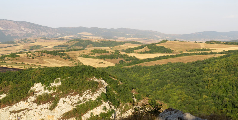 Хотя местность и не ровная, но можно посеять пшеницу.