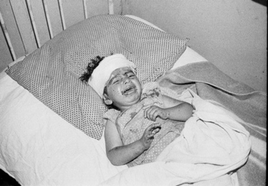 Последствия авианалёта. Фото Руслана Спаркисяна.