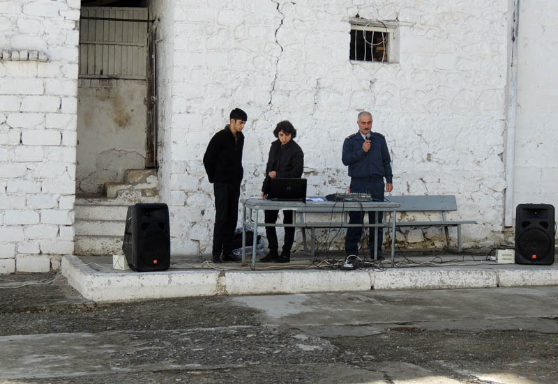 Заместитель начальника управления исправительных учреждений НКР Владимир Аванесян представил группу.