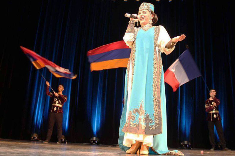 Анна Измаилян на сцене. Гренобль. Франция. Анна Измаилян на сцене. Гренобль. Франция.