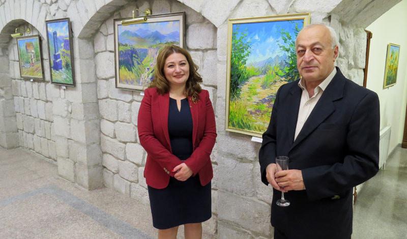 Лусине Гаспарян, директор Шушинского музея изобразительных искусств и художник Армен Лоренц Арутюнян.