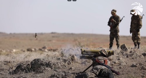 Позиции армянской армии. Кадр видео канала ԶԻՆՈՒԺ MEDIA https://www.youtube.com/watch?v=D7G7cMWykvU&feature=emb_logo